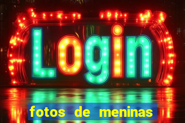 fotos de meninas de cabelo cacheado no espelho