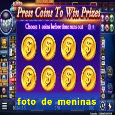 foto de meninas cacheadas fake
