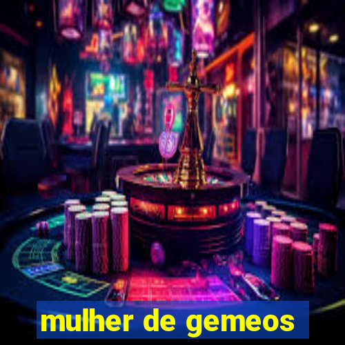 mulher de gemeos